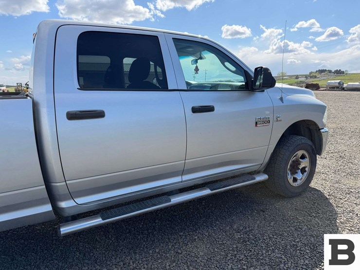 2012-dodge-3500-image-21