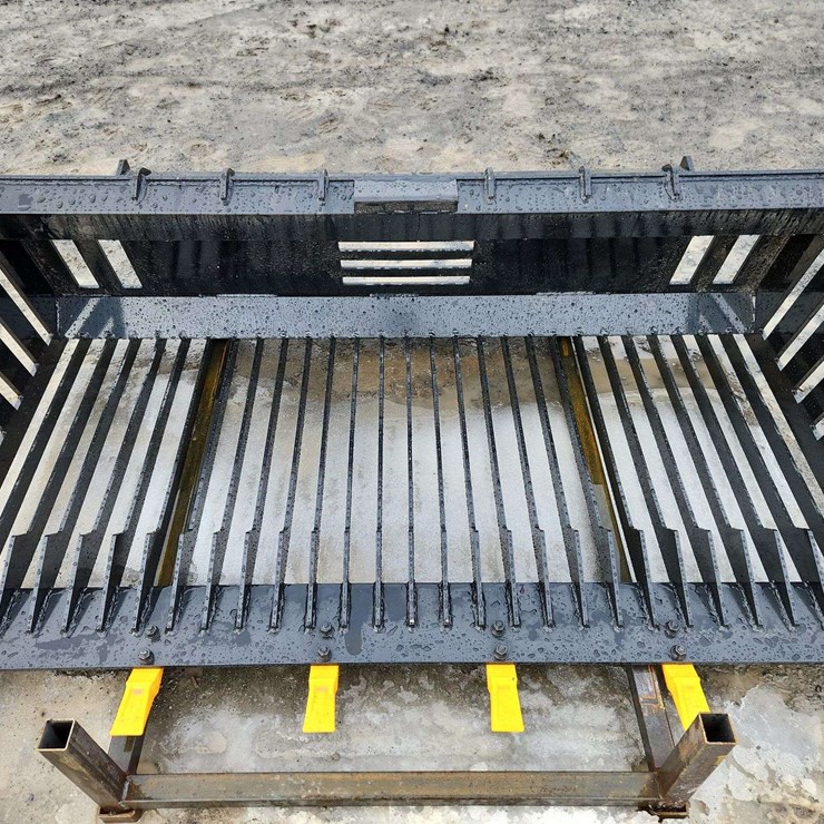 FUTURE FT-CLG72 Skid Steer Rock Bucket