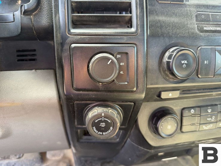 2016-ford-f150-image-28