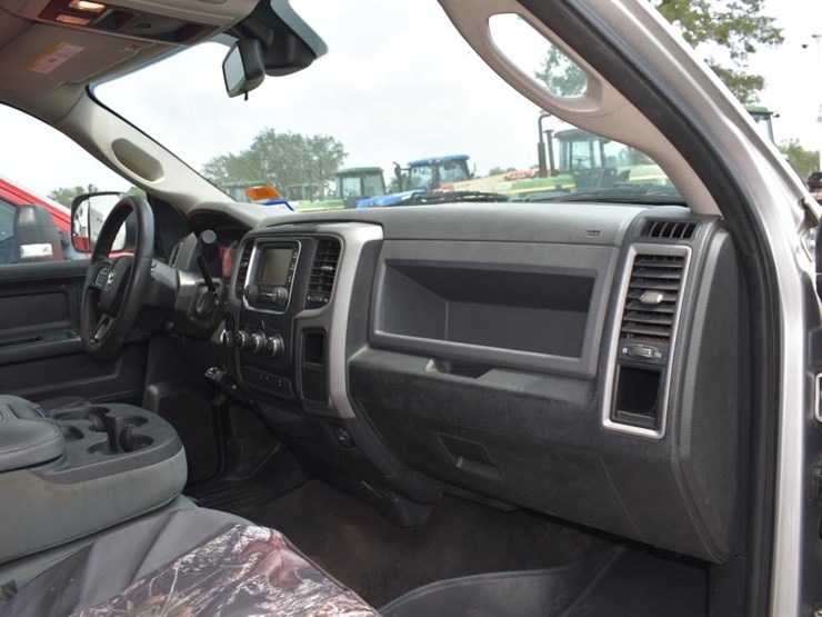 2016-dodge-2500-image-10