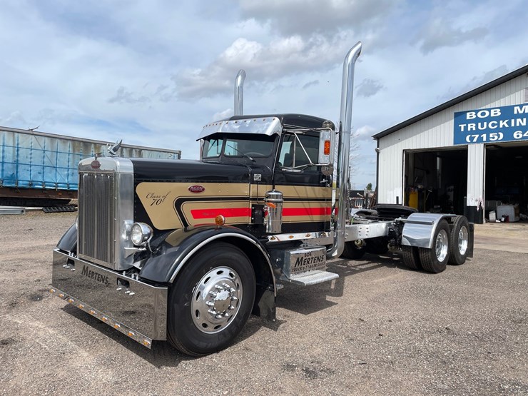 1970-peterbilt-358-image-1