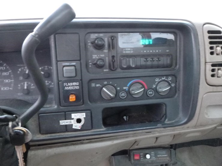 2000-chevrolet-2500-image-11