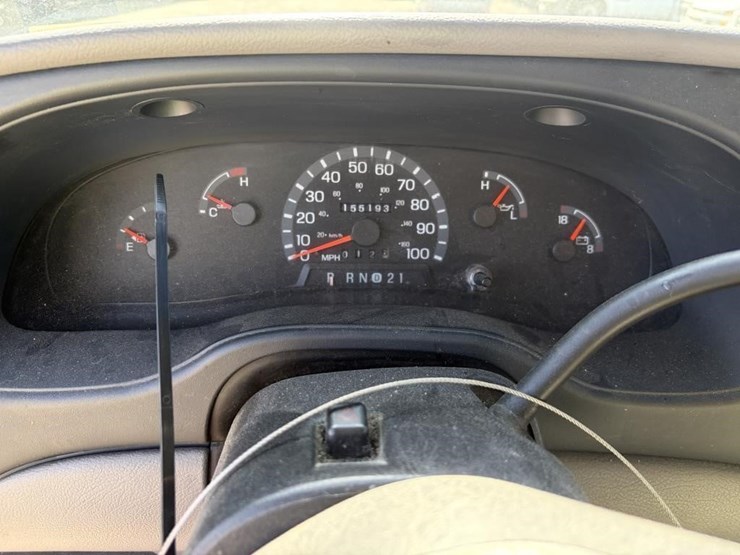 2002-ford-e350-image-15