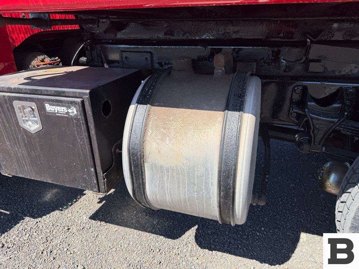 2010-ford-f750-image-16