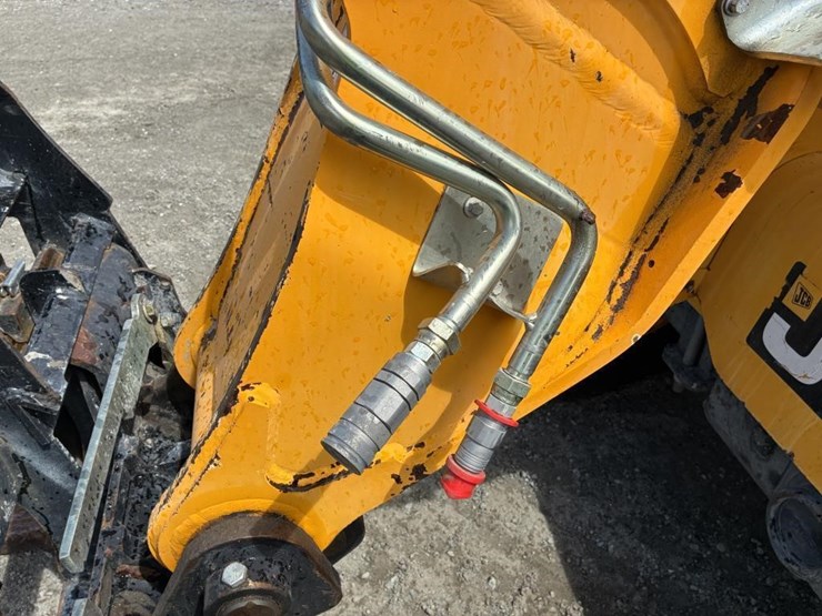 2015-jcb-525-image-10