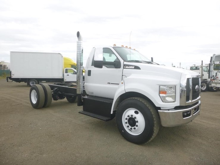 2017-ford-f750-image-2