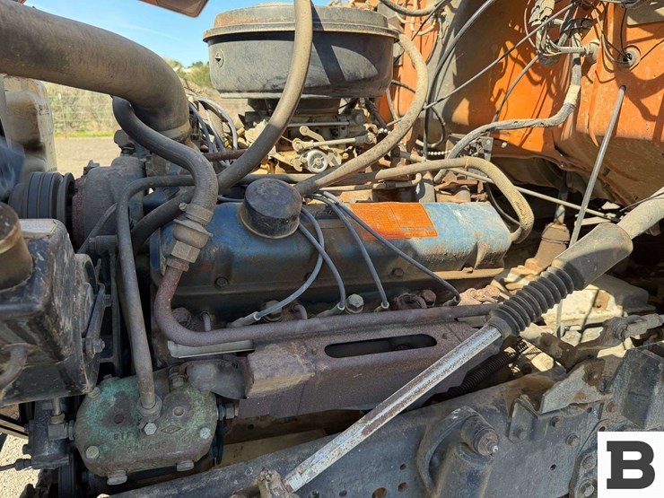 1979-ford-800-image-34