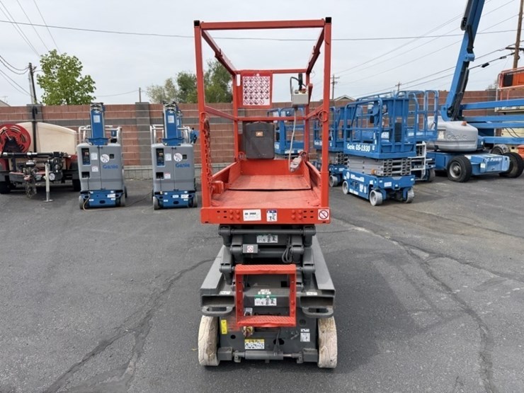 2013-skyjack-sjiii3219-image-5