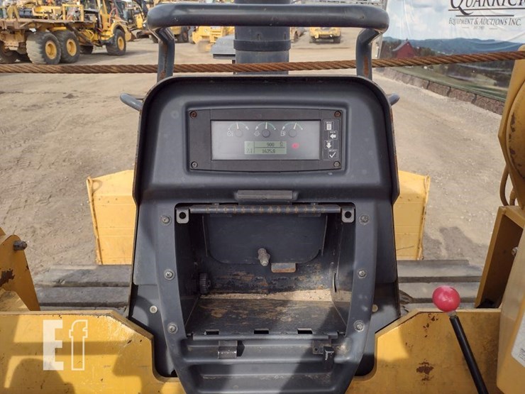 2013-deere-700k-lgp-image-7