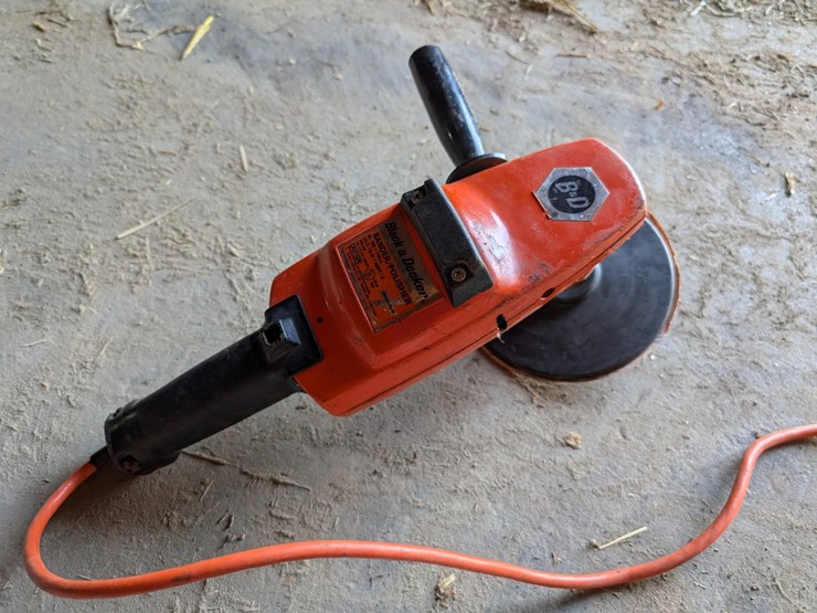 #5533-•-black-and-decker-sander-image-2