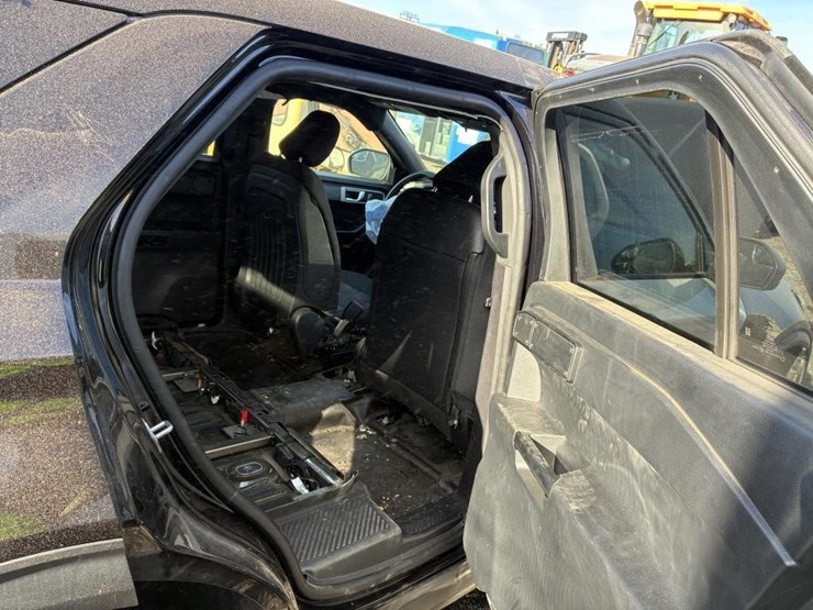 2022-ford-explorer-police-interceptor-image-15