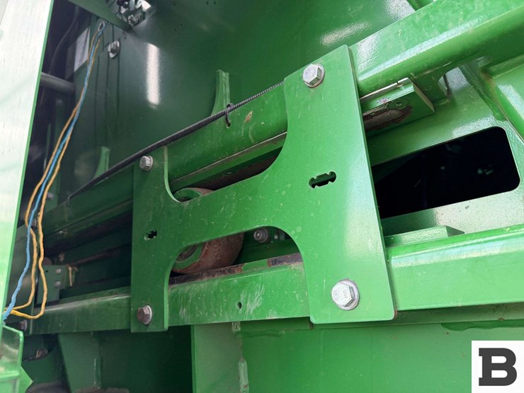 2015-john-deere-l340-image-69