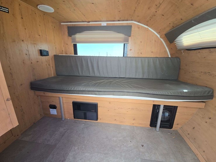 2022-sunray-109-travel-trailer-image-12