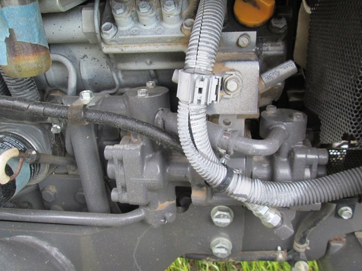 massey-ferguson-1734e-image-12