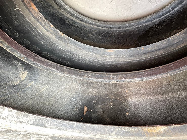 #10385-•-(2)-michelin-315/80r22.5-tires-image-6