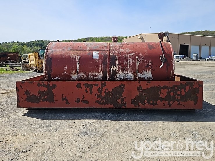 2000-gallon-fuel-tank-w/-spill-container-image-5