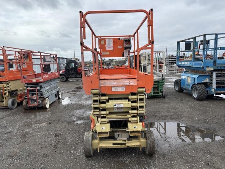 2015-jlg-2646es-image-6