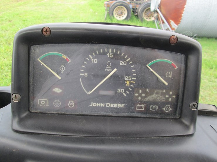 john-deere-110-image-40