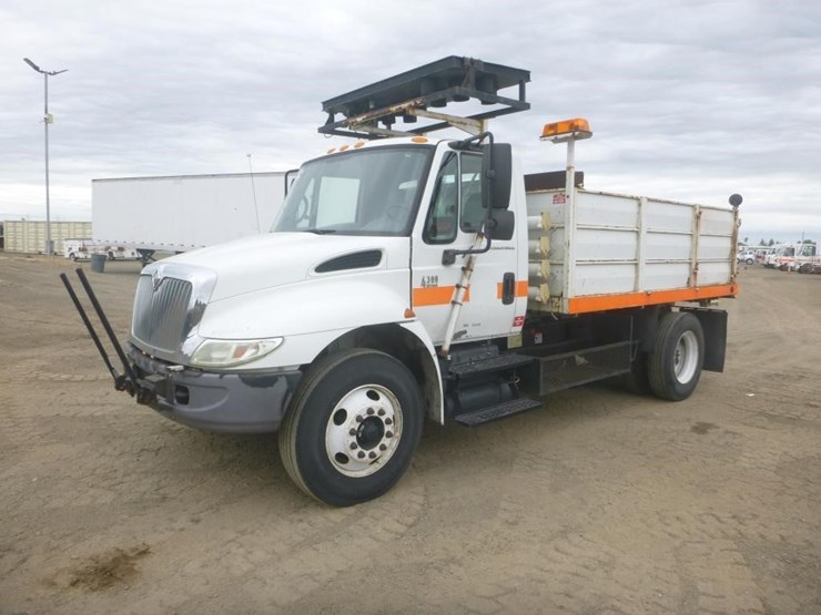 2006-international-durastar-4300-image-1