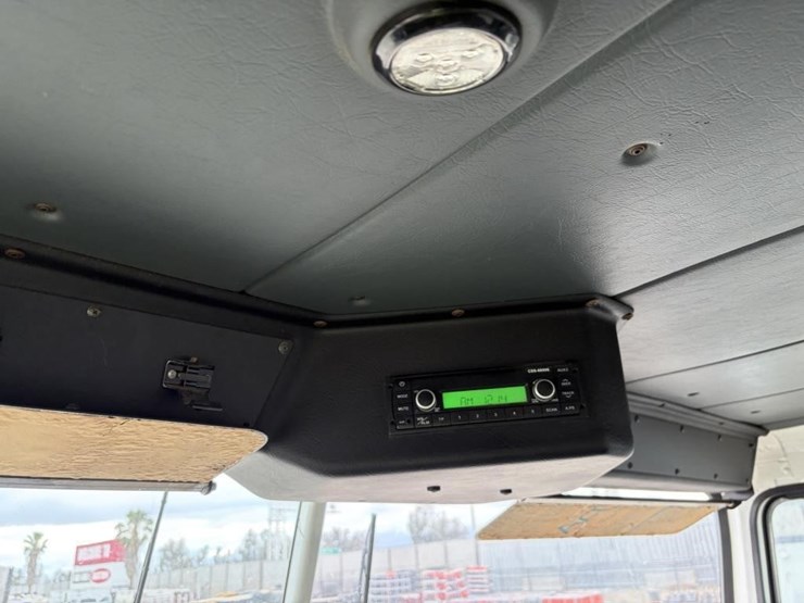 2011-autocar-xpeditor-image-18