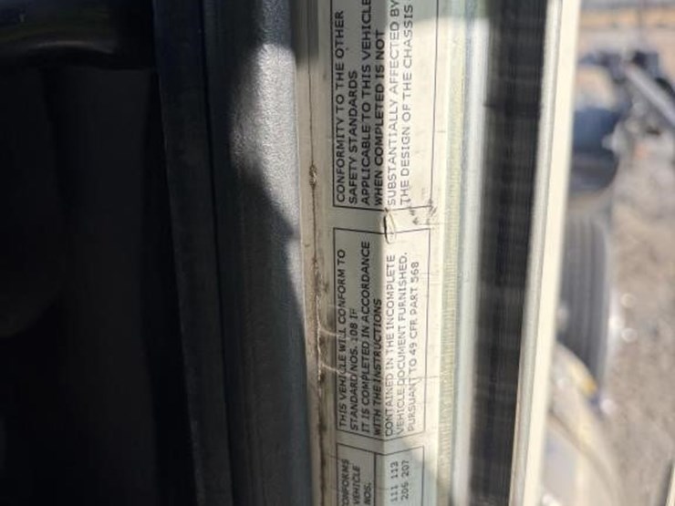 2015-peterbilt-365-image-22