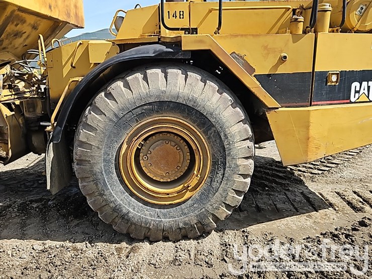 caterpillar-d350d-image-11