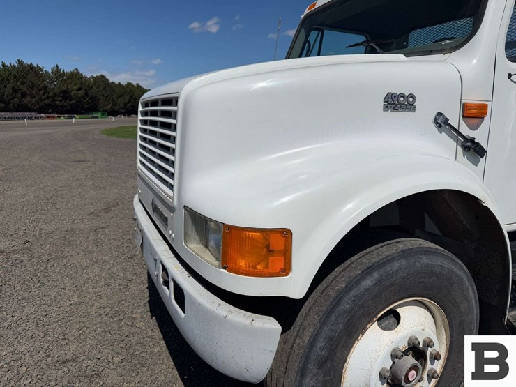 1997-international-4900-image-10