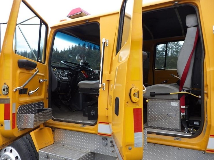 1995-ford-l9000-image-41