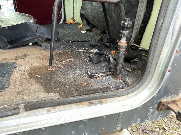 1992-peterbilt-377-image-25