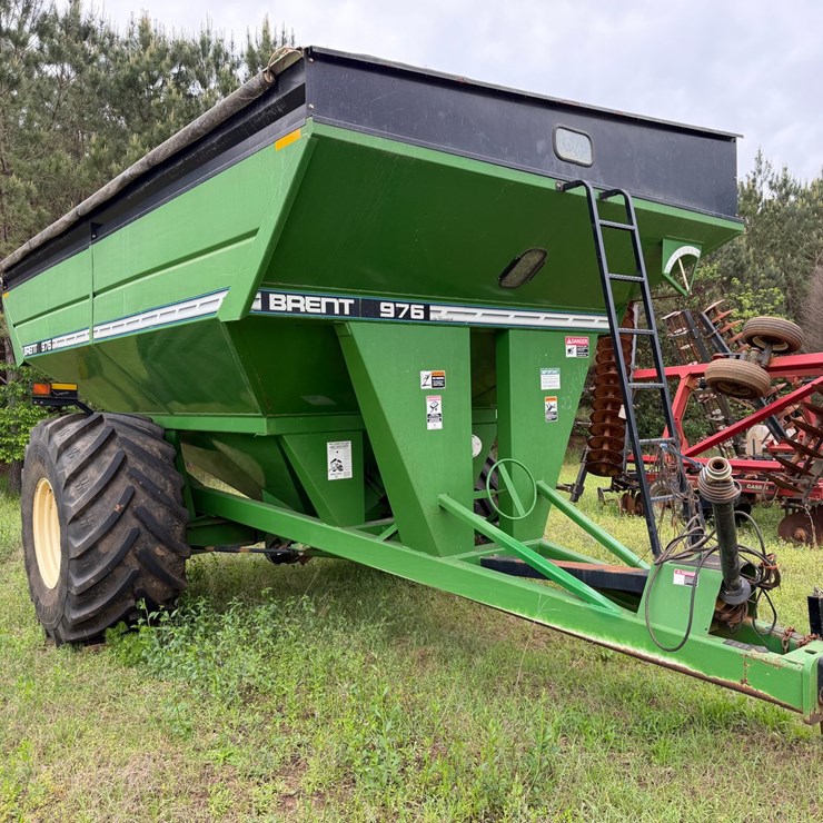 #531 • #531 • Brent - 975 Grain Cart Trailer