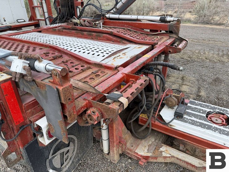 2013-peterbilt-388-image-25