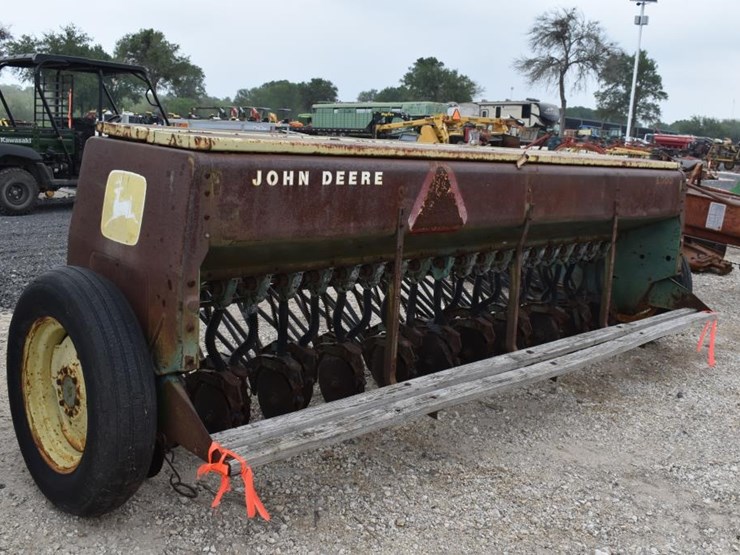 john-deere-8300-image-3