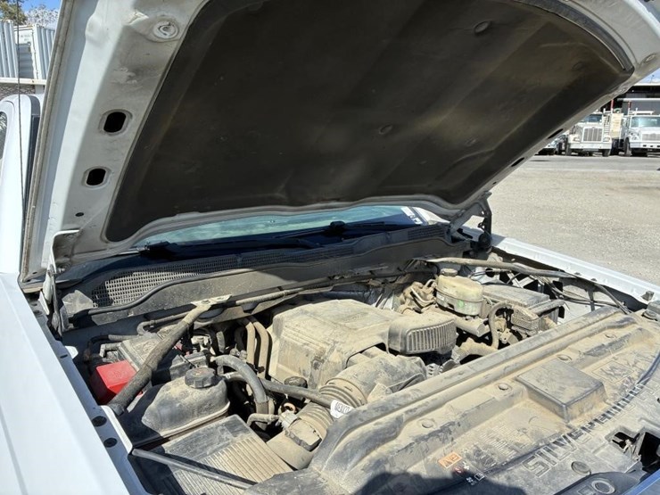 2015-chevrolet-silverado-2500-image-10