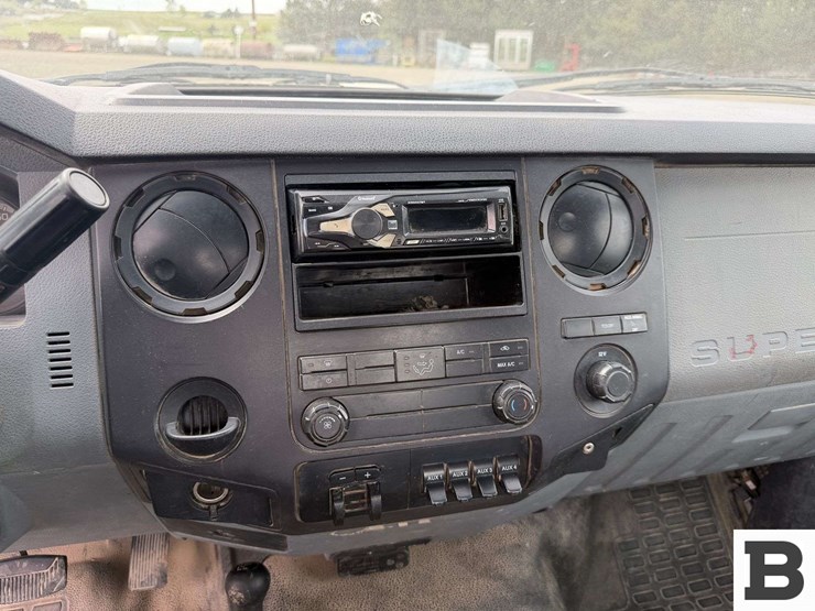 2011-ford-f350-image-30