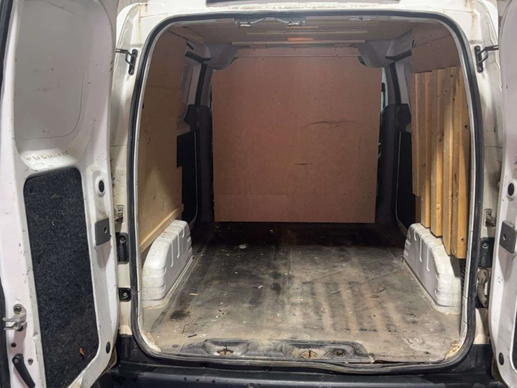 2021-nissan-nv200-image-13