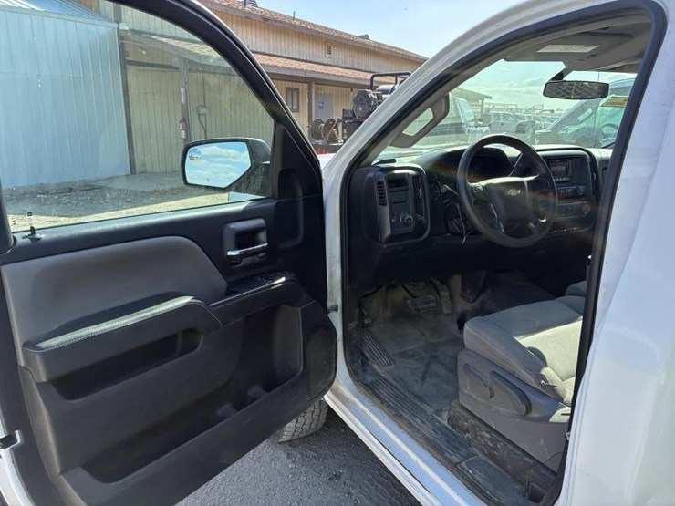 2015-chevrolet-silverado-2500-image-15