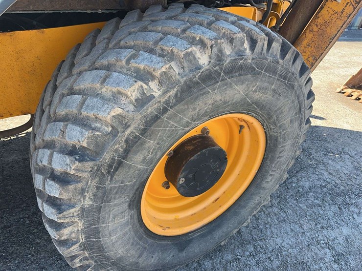 2012-jcb-3cx-image-10