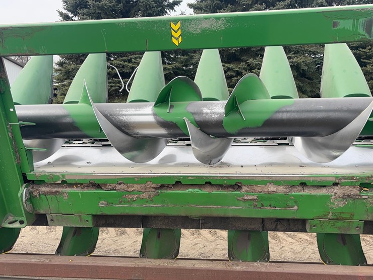 2022-john-deere-c12r-image-17