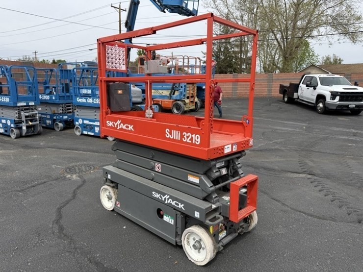 2013-skyjack-sjiii3219-image-6