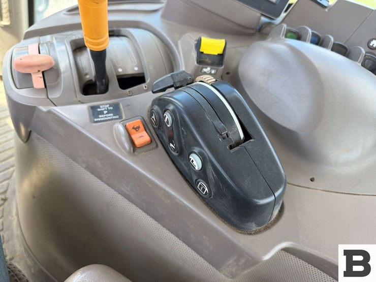 2013-john-deere-7200r-image-79