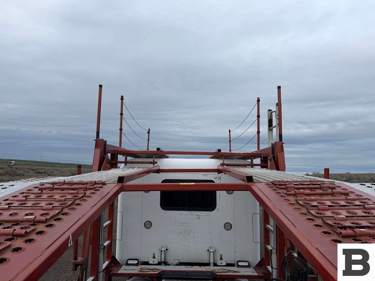 2013-peterbilt-388-image-30