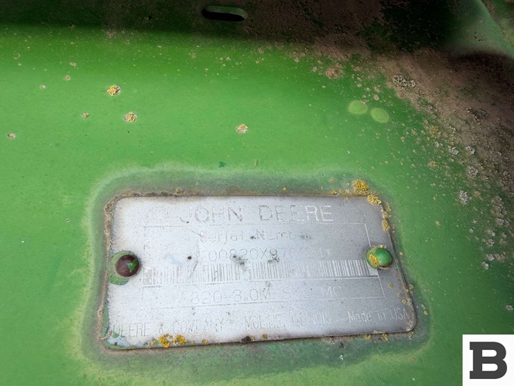 john-deere-820-image-19