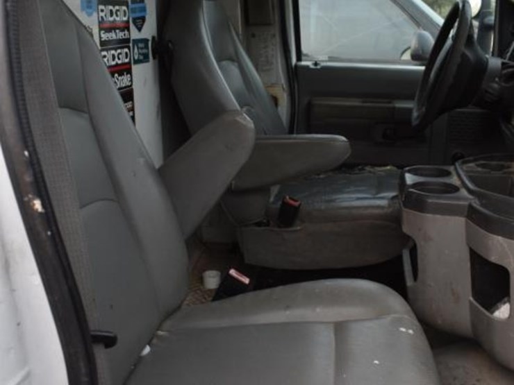 2011-ford-e350-image-7