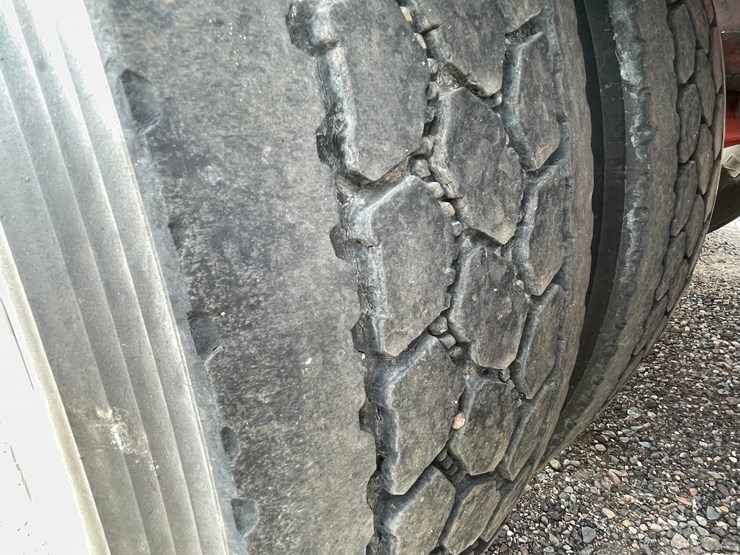 1976-peterbilt-359-image-40