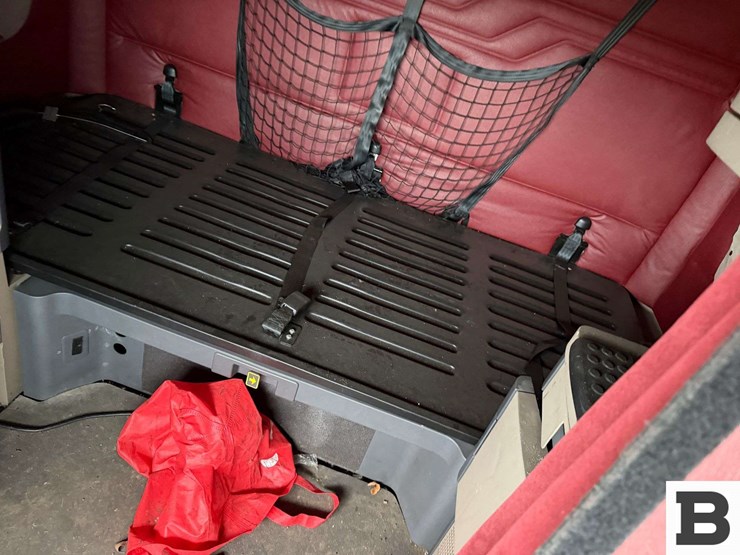 2018-freightliner-cascadia-125-image-70