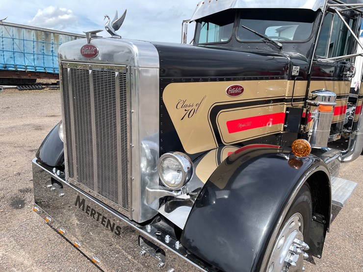 1970-peterbilt-358-image-11