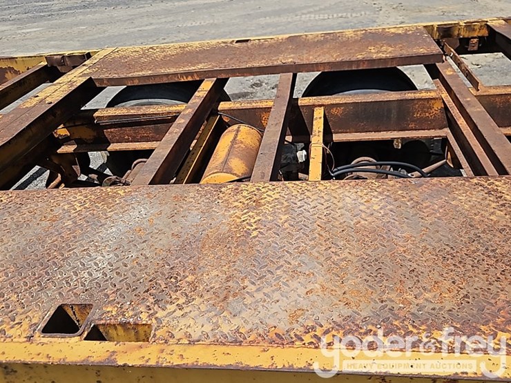 tag-equipment-trailer,-tandem-axle,-pintail-hitch-,-yellow-image-15