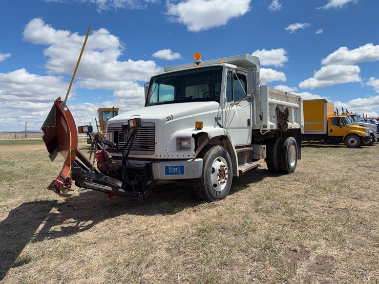 1997-freightliner-fl70-image-29