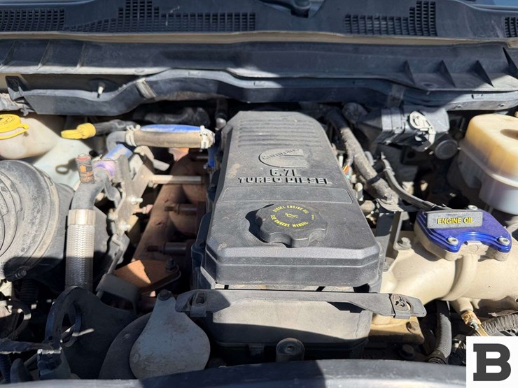 2012-dodge-3500-image-37