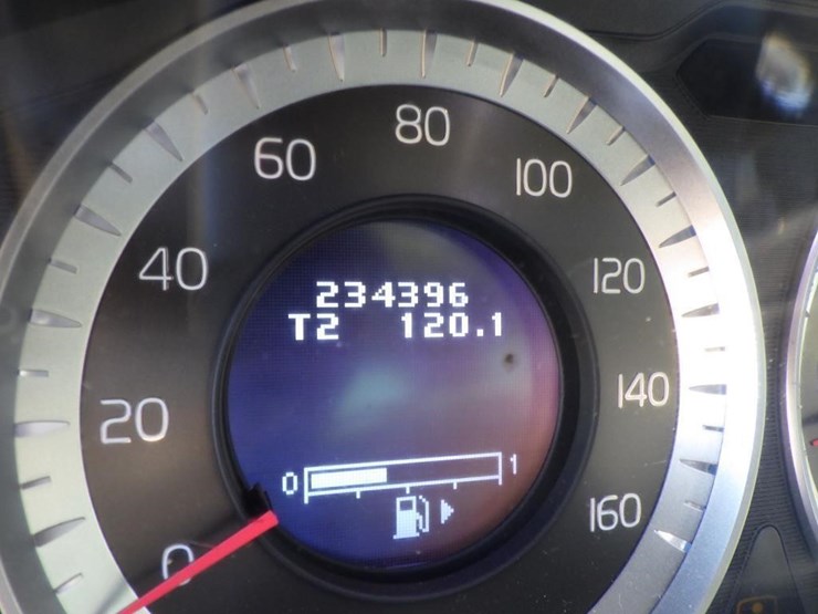 2013-volvo-xc60-image-14